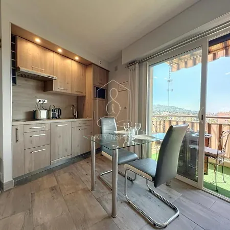 Le Beausejour, With Pool, Parking, Air Conditioning Apartamento