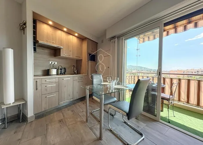 Le Beausejour, With Pool, Parking, Air Conditioning Apartmán